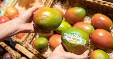 Mango con etichetta laser in Spar. Credit foto: ©SPAR / Evatrifft