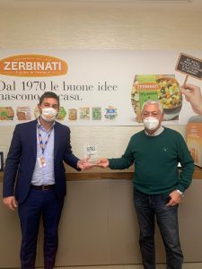 Simone Zerbinati, direttore generale della Zerbinati, e Franco Ballocco di Banco Alimentare Piemonte alla consegna del Charity Award 2020